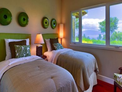 Bedroom with Two Twin Beds